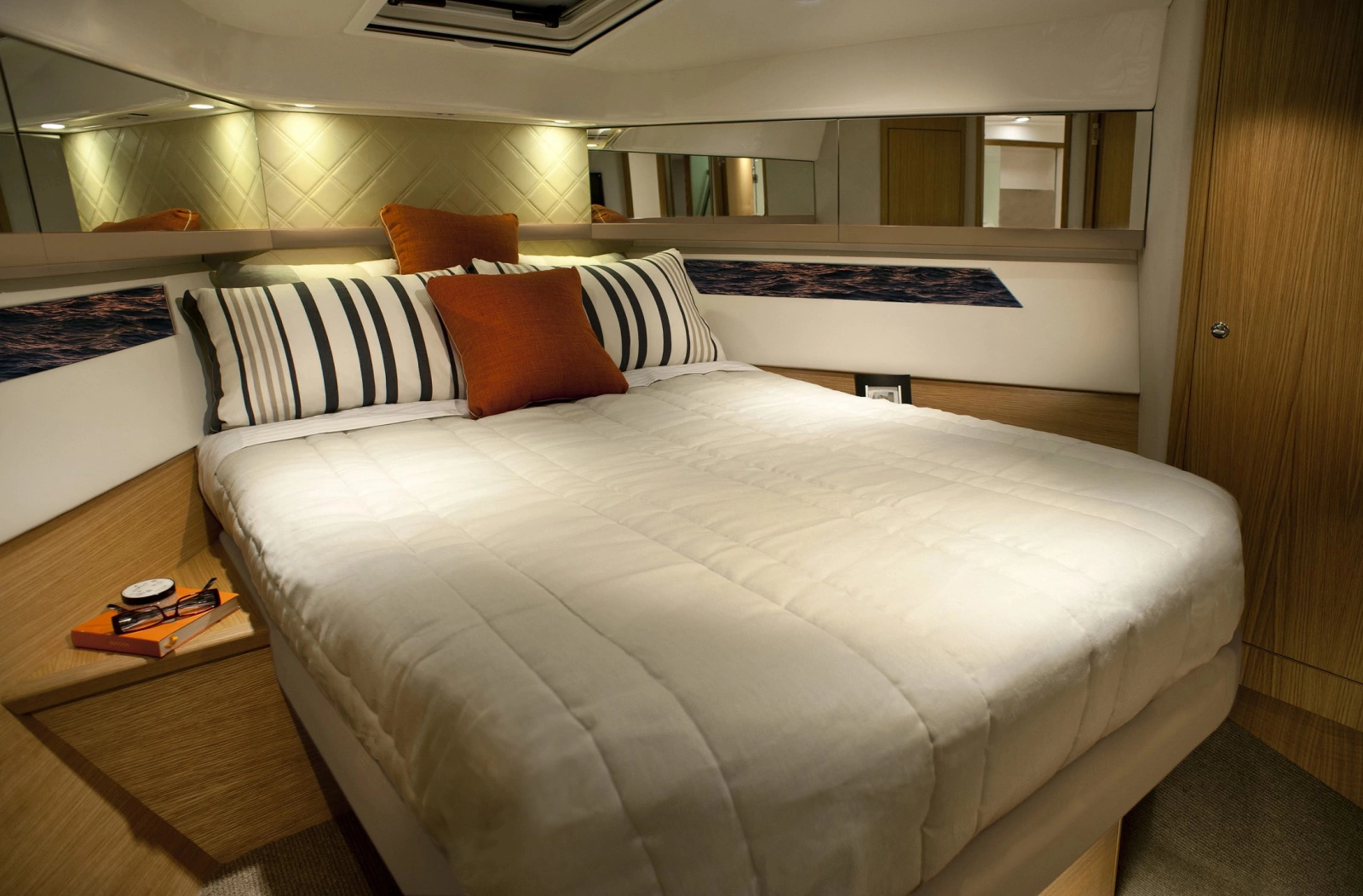 445 SUV 44ft Riviera Yacht For Sale