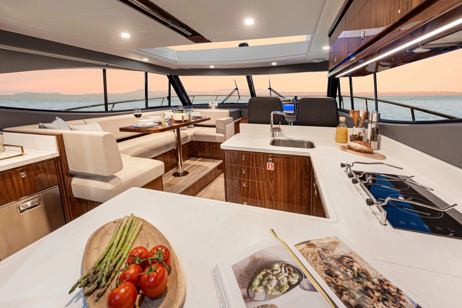 465 SUV 46ft Riviera Yacht For Sale