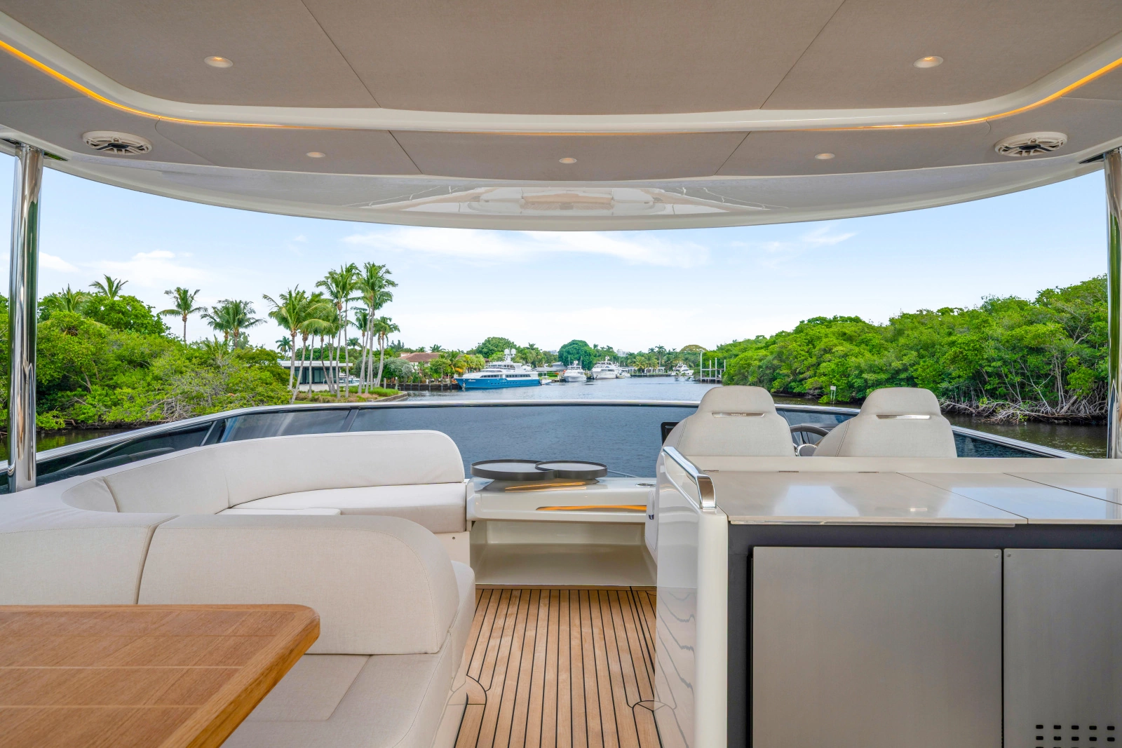 70 FLY 70ft Absolute Yacht For Sale