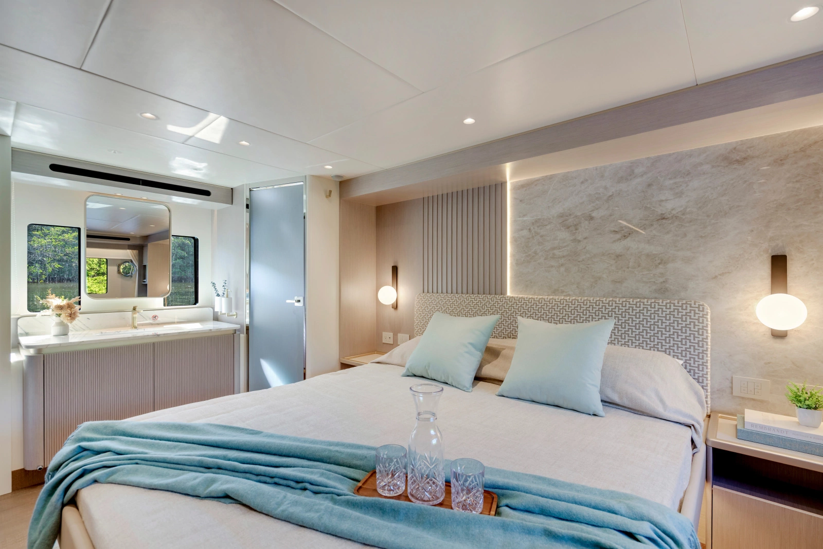 70 FLY 70ft Absolute Yacht For Sale