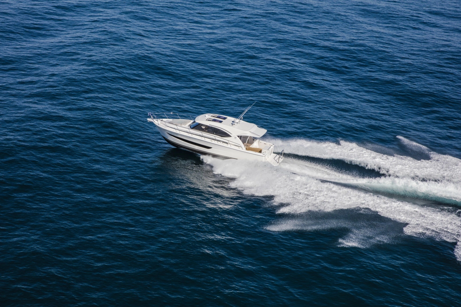 395 SUV 40ft Riviera Yacht For Sale