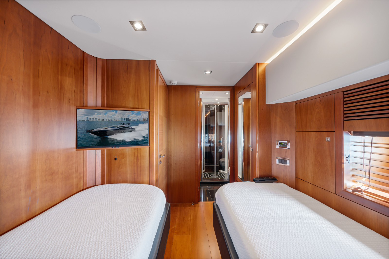 2010 Sunseeker Predator 84