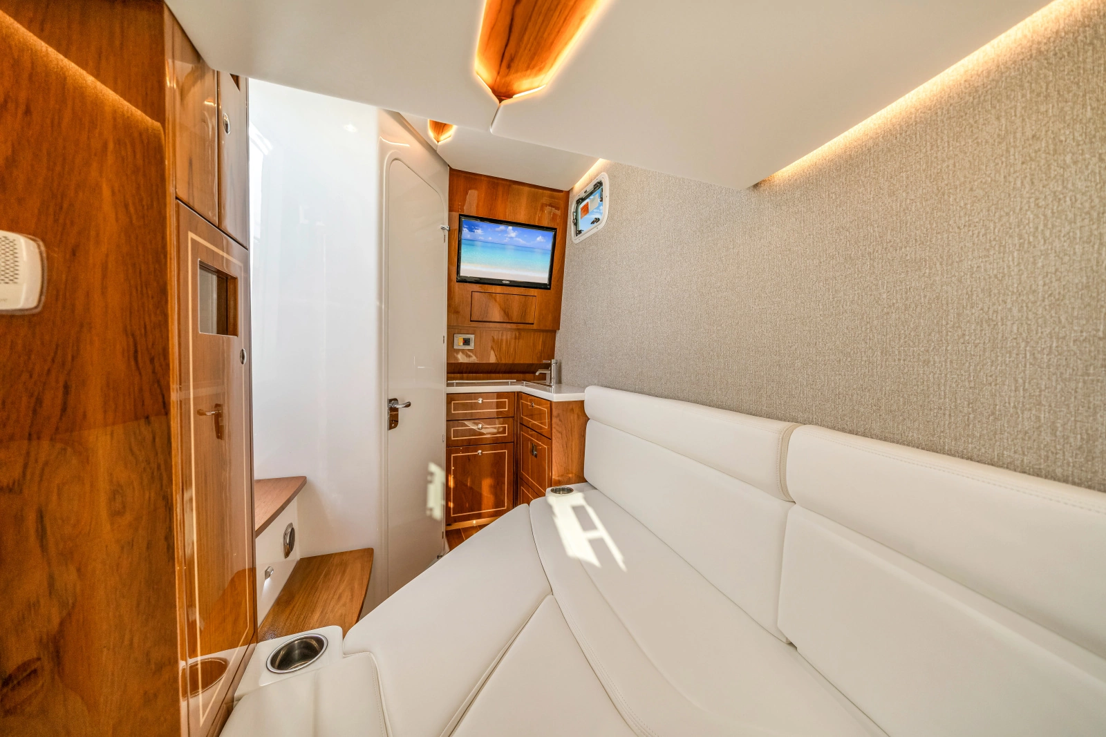42ft HCB Yacht For Sale
