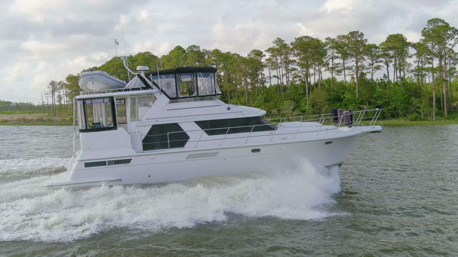 44' 1997 Carver 445 Aft Cabin