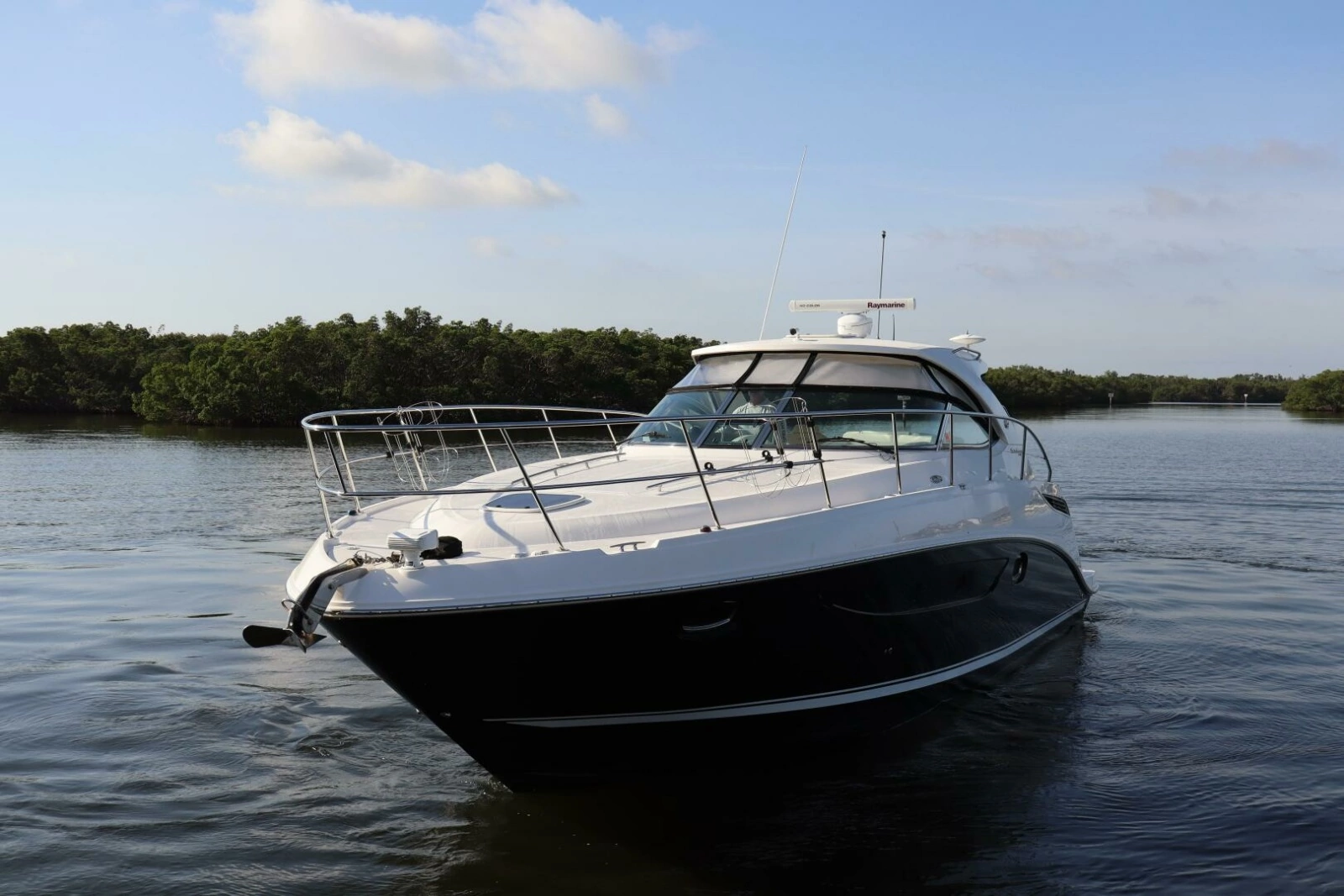 2015 Sea Ray 410 Sundancer photo 54