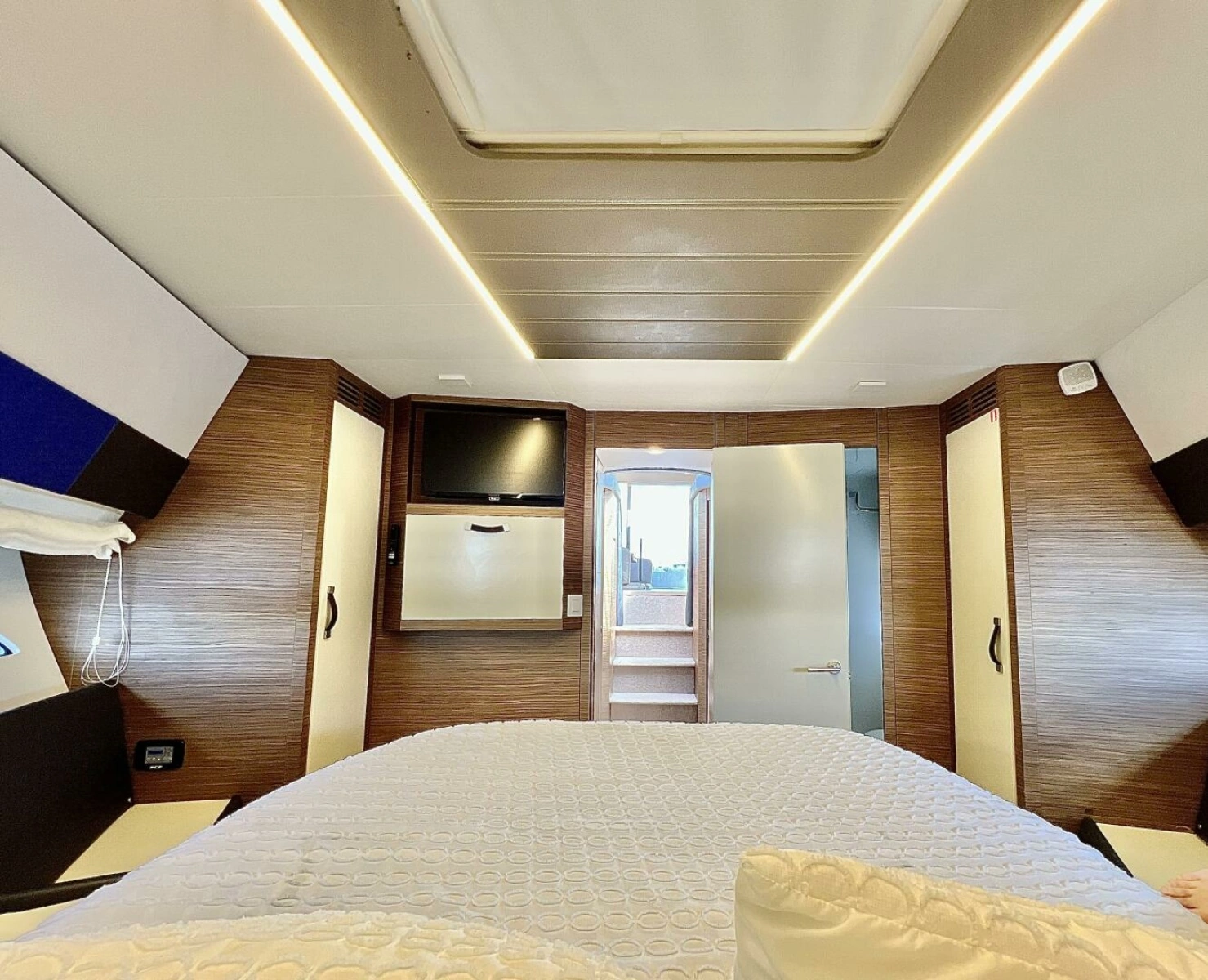 Rodman Muse - Lluvet - Stateroom