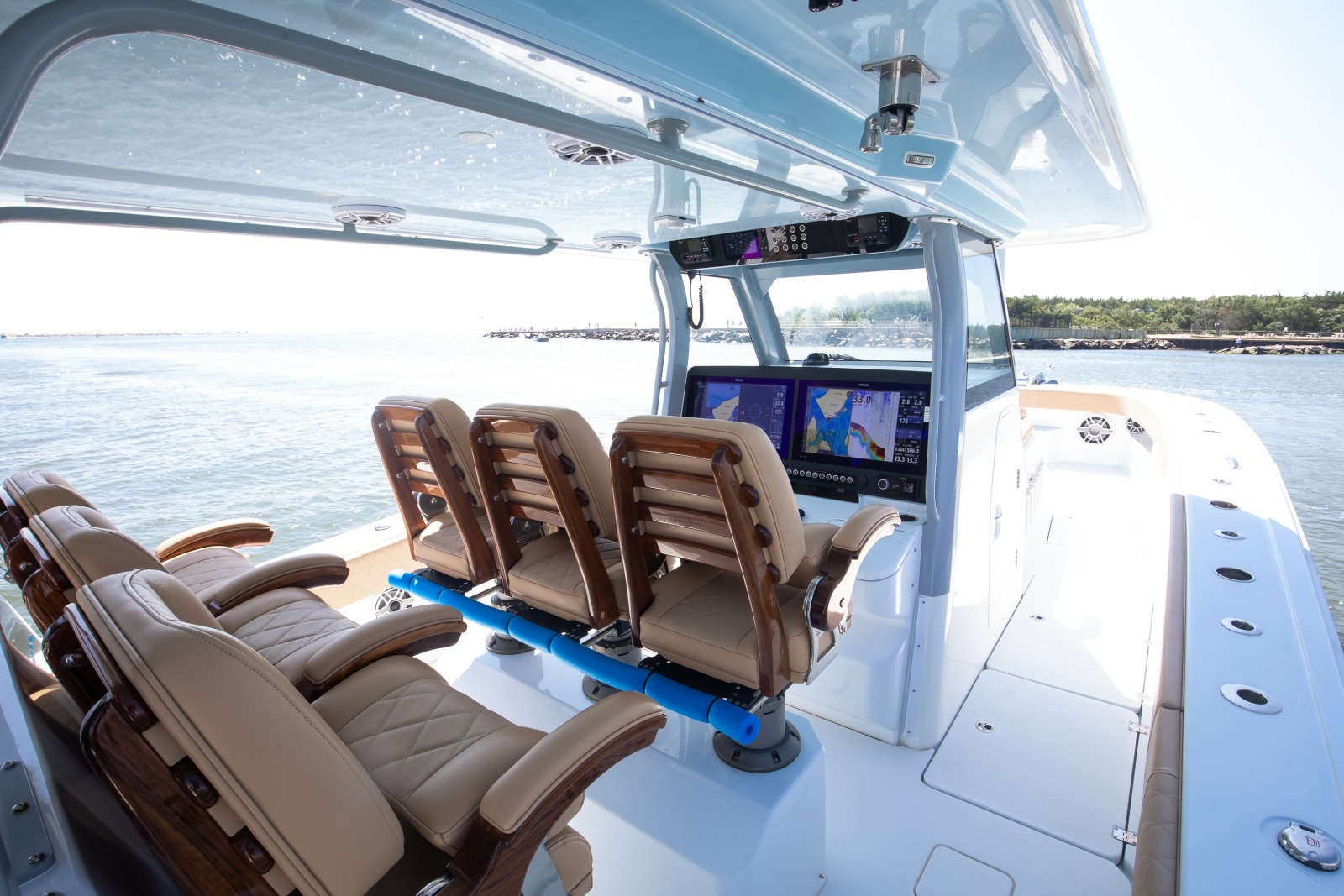 2025 Freeman 43 Center Console