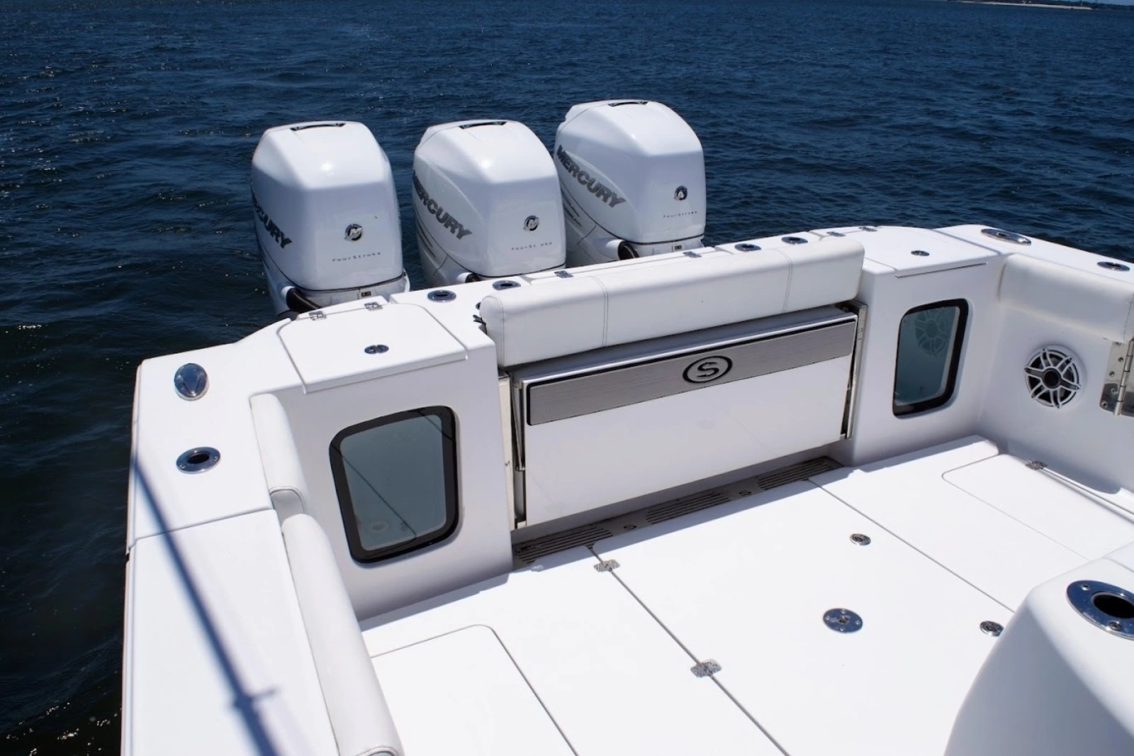 2022 Sportsman Open 352 - Cockpit