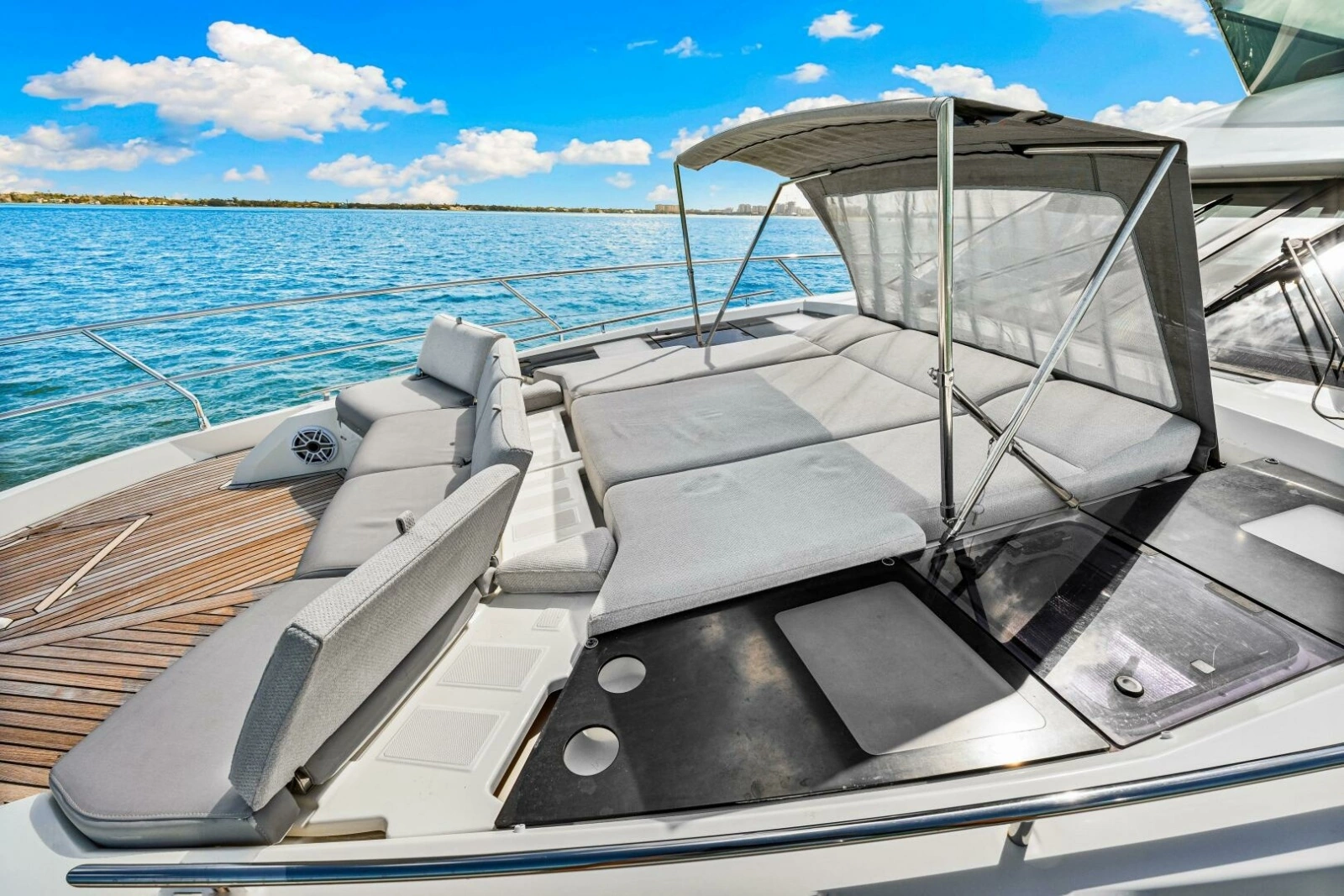 2019 Prestige 630 Flybridge - Bow Seating
