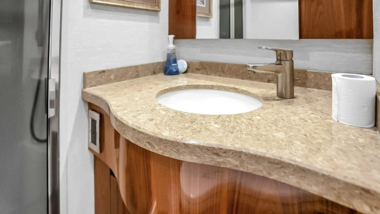 Luxurious Bathroom Vanity