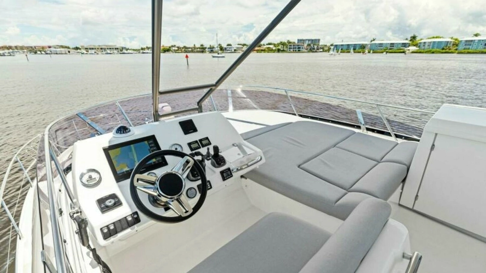 2025 Prestige 460 Flybridge - Sistership