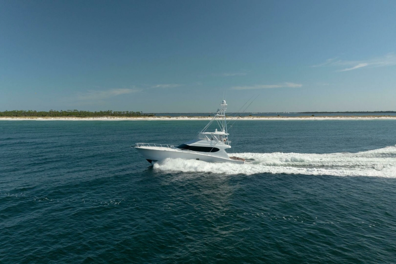 2005 Hatteras 68 Convertible photo 41