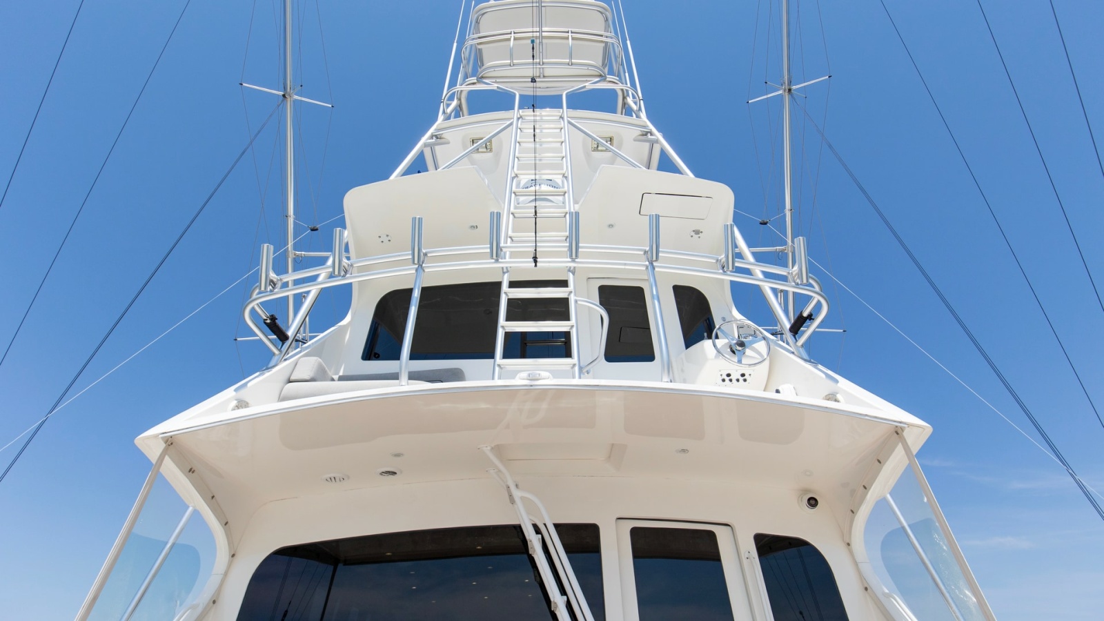 2007 64 Viking Enclosed Bridge Reel Blues Tower (2)