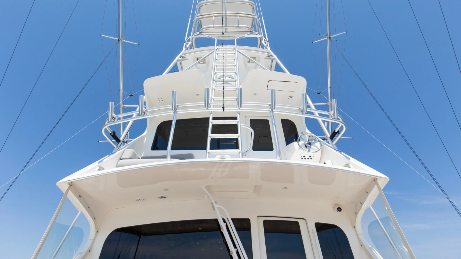2007 64 Viking Enclosed Bridge Reel Blues Tower (2)
