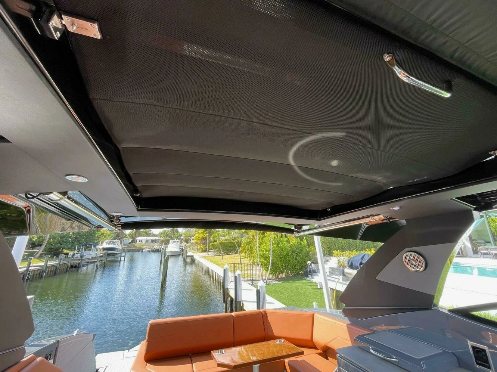 Cruisers Yachts 38 GLS -
