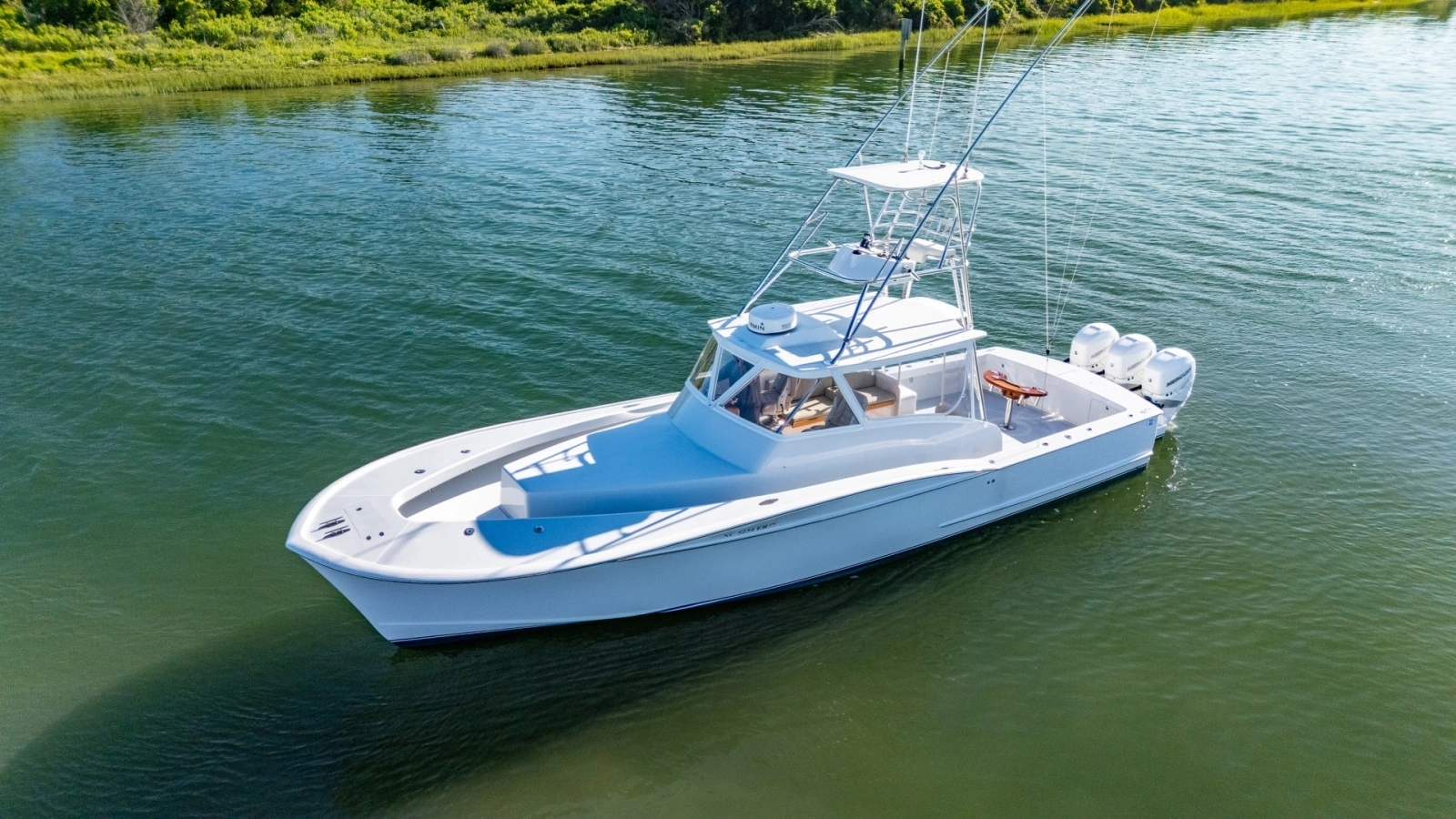 Custom Carolina 41 FLYING  LOW - Exterior