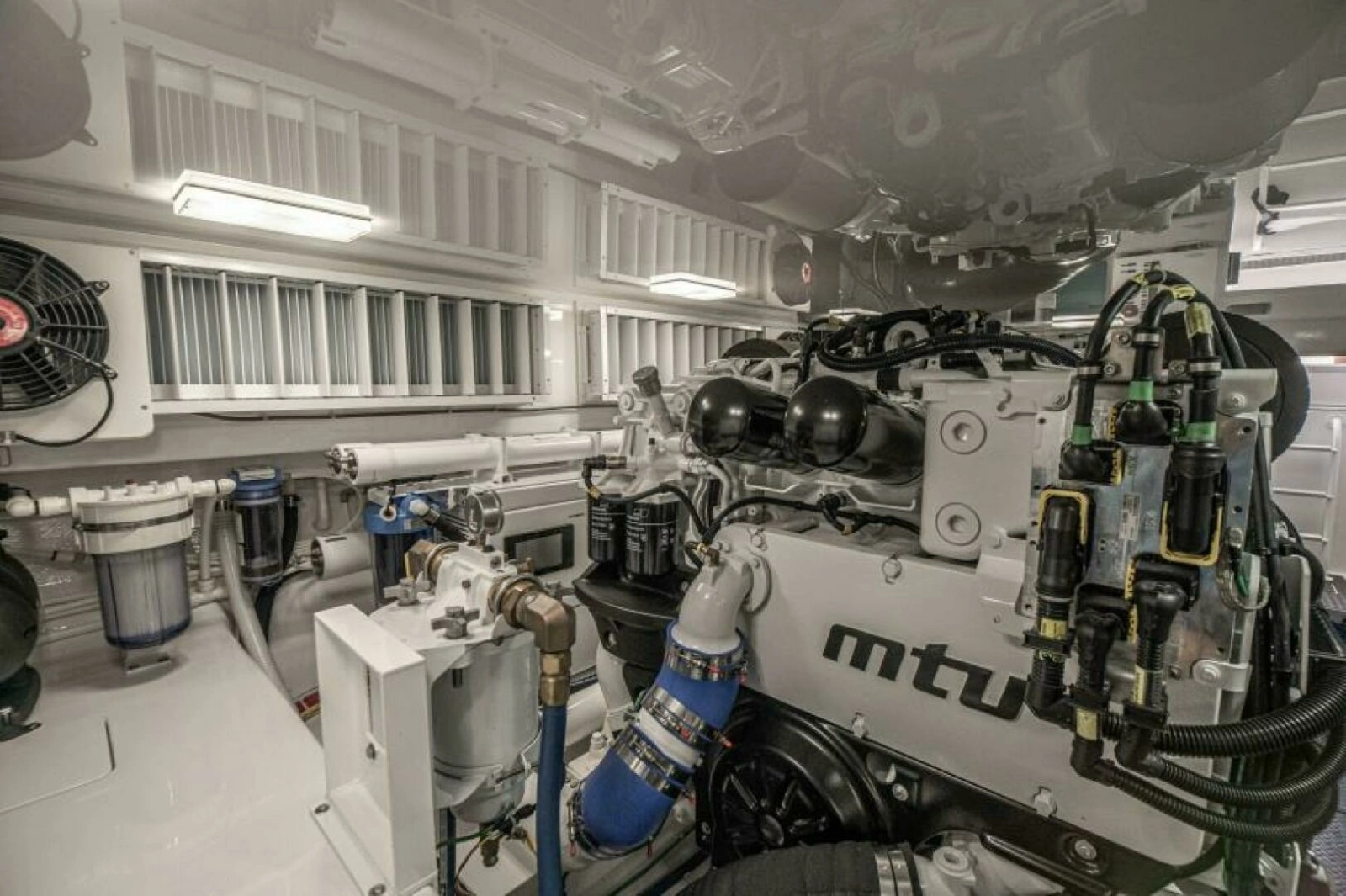 2023 Viking 64 Convertible