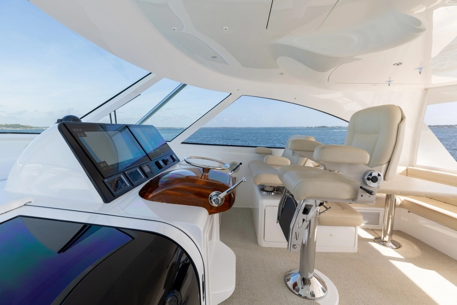 2018 52 Viking Sport Tower Wild Eagle Helm Deck (3)