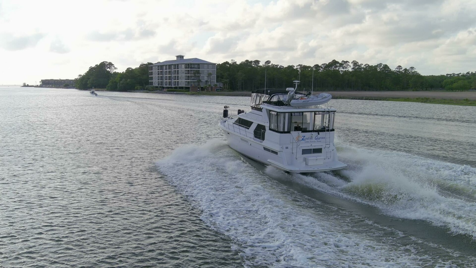 44' 1997 Carver 445 Aft Cabin
