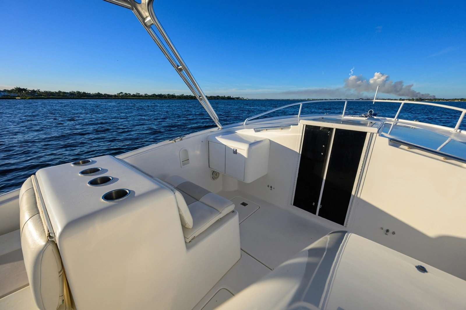 Aura 28 Heron's Catch - Exterior Helm
