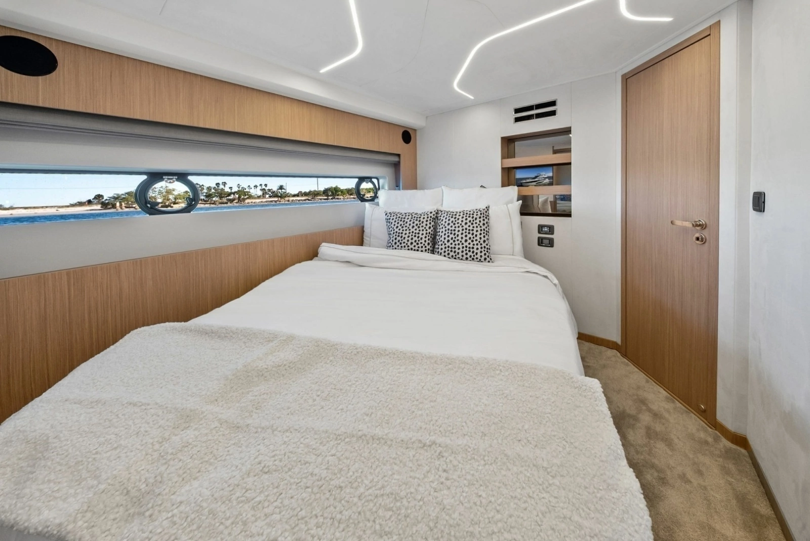 2026 F5.7 Prestige Yachts VIP Stateroom
