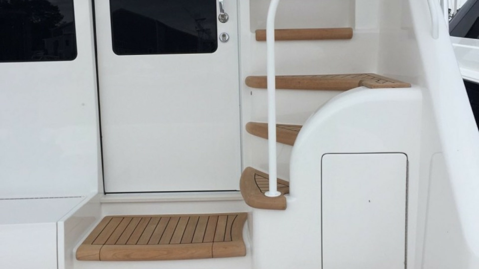 58' 2020 Viking 58 Convertible