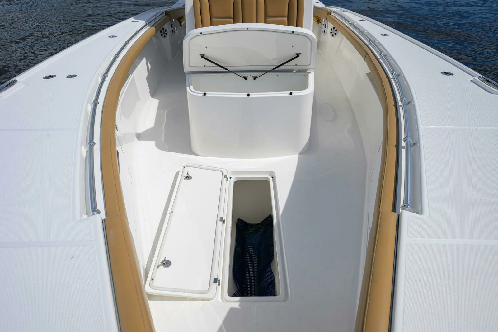 2018 Buddy Davis 42 Center Console - Bow