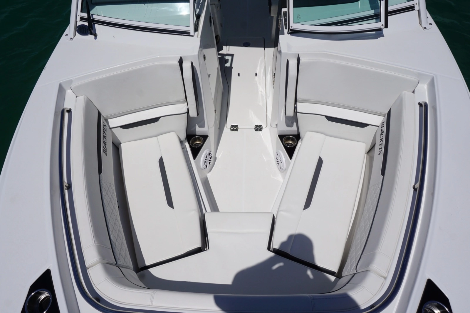 2023 27 Blackfin 272 DC Bow Seating (3)