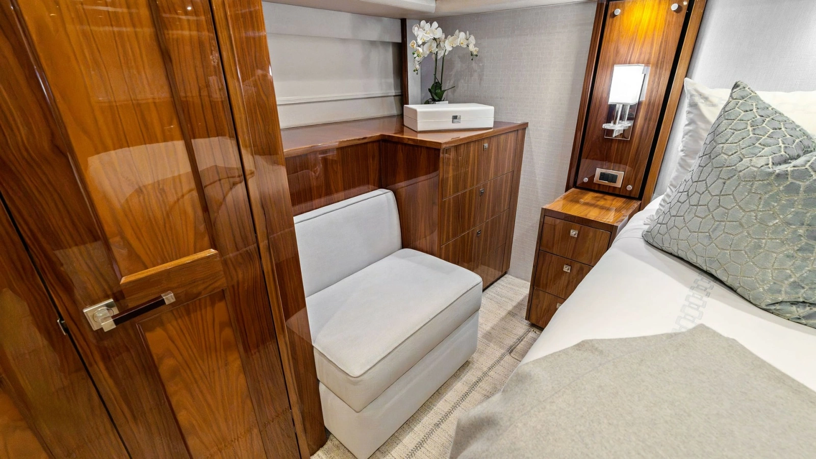 2016 Viking 80 Enclosed Bridge- FRIGATE- Master Stateroom