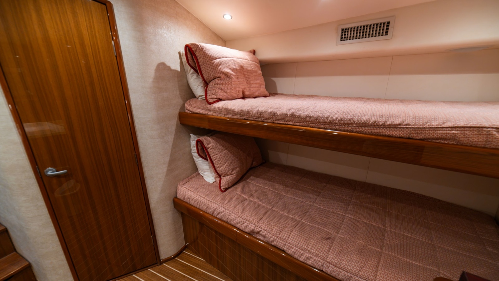 Guest Cabin with Bunk Beds