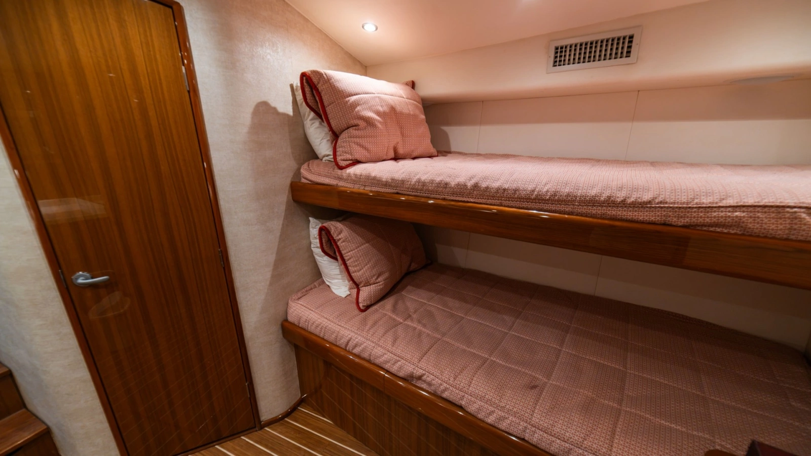 Guest Cabin with Bunk Beds