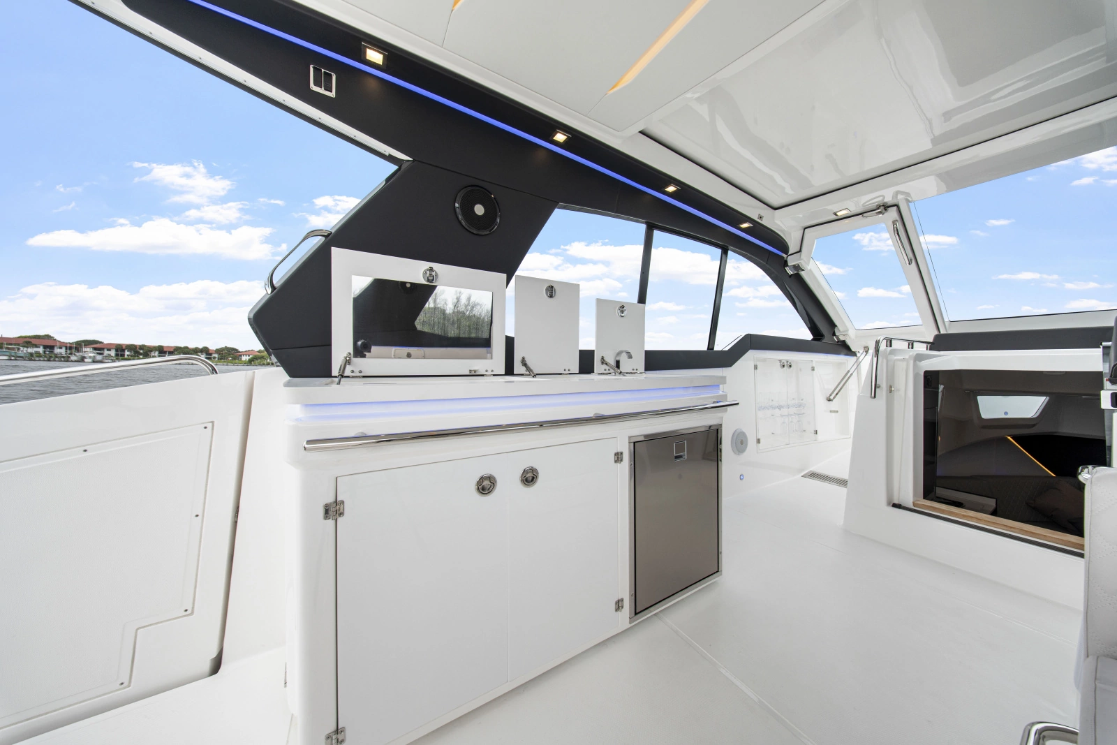 2025 Schaefer 375 HT
