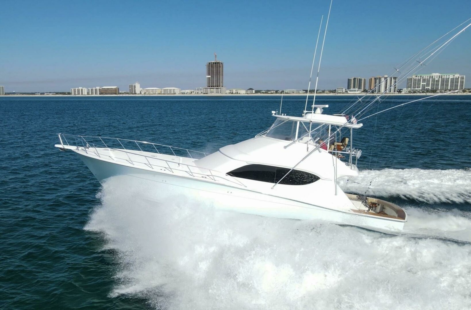 60' 2008 Hatteras 60 Convertible