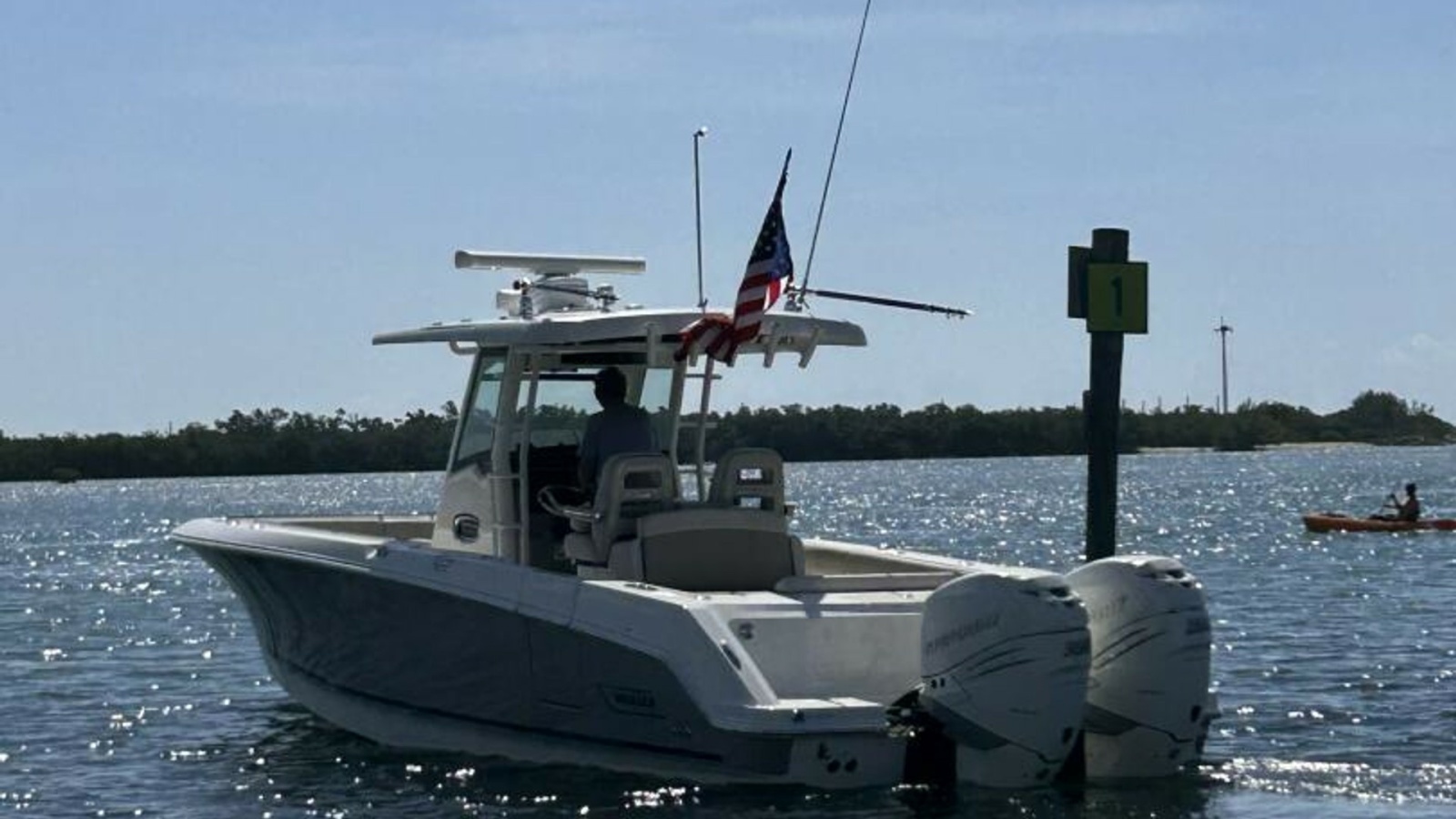 33' 2017 Boston Whaler 330 Outrage
