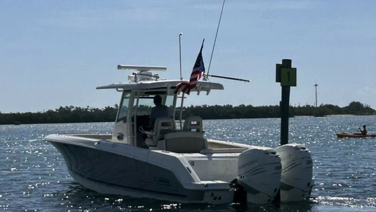 2017 33 Boston Whaler 330 Outrage Port Aft Profile (2)