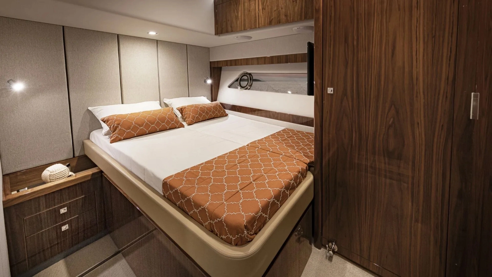 72 SPORTS MOTOR YACHT 72ft Riviera Yacht For Sale