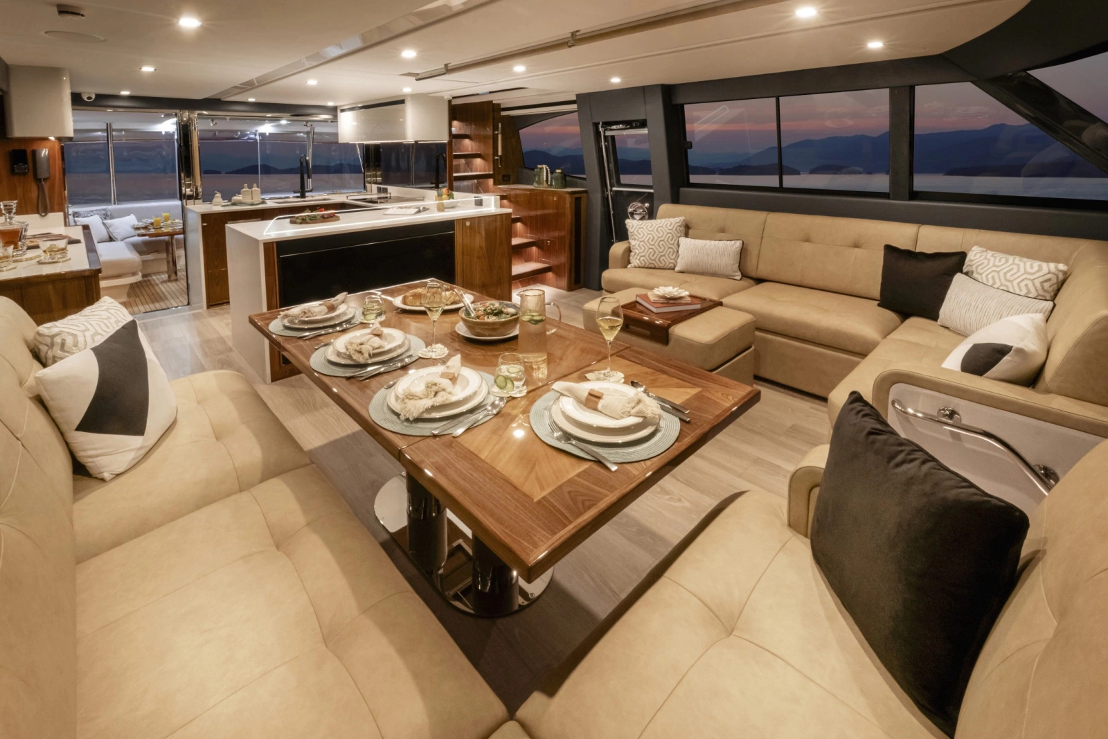 68 Sports Motor Yacht 68ft Riviera Yacht For Sale