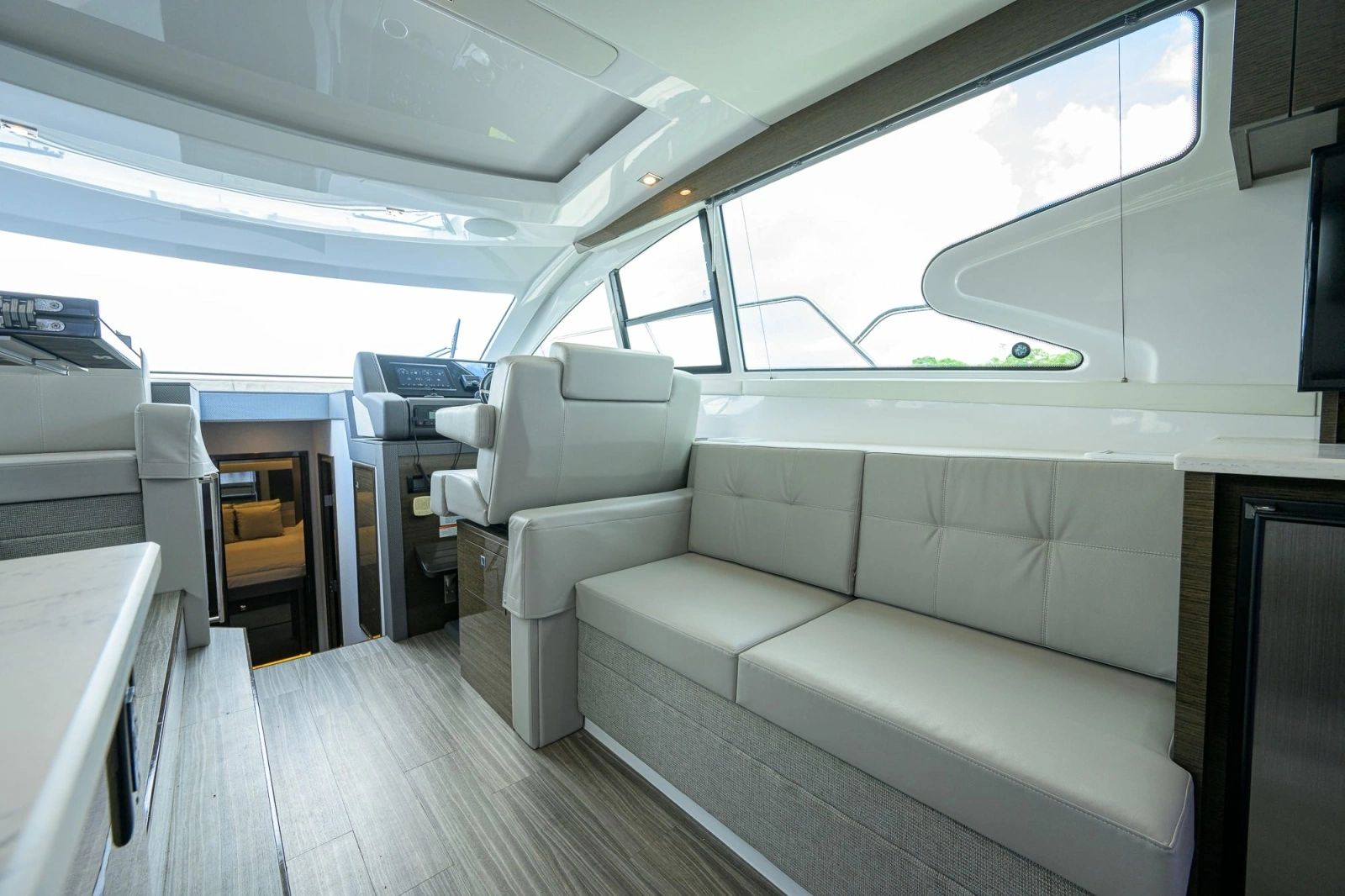 2020 Cruisers 46 Cantius