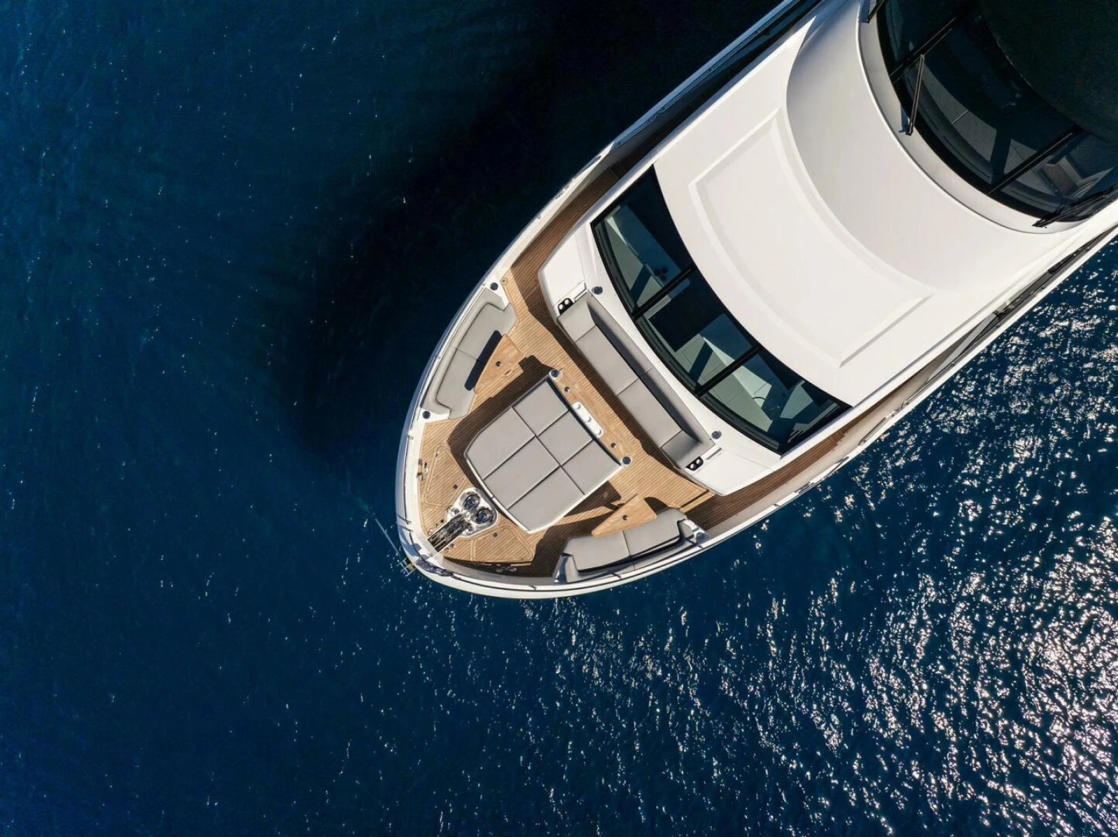 90 OCEAN ENCLOSED 90ft Sunseeker Yacht For Sale