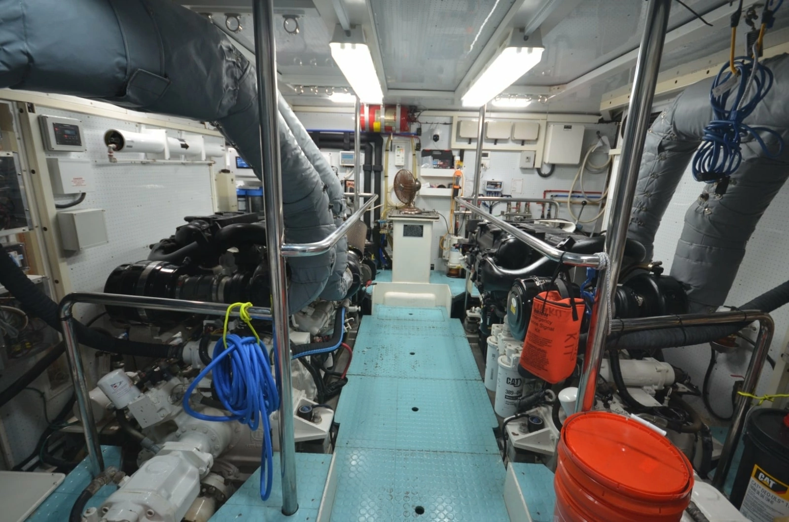 Alaskan 70 OHANA - Engine Room