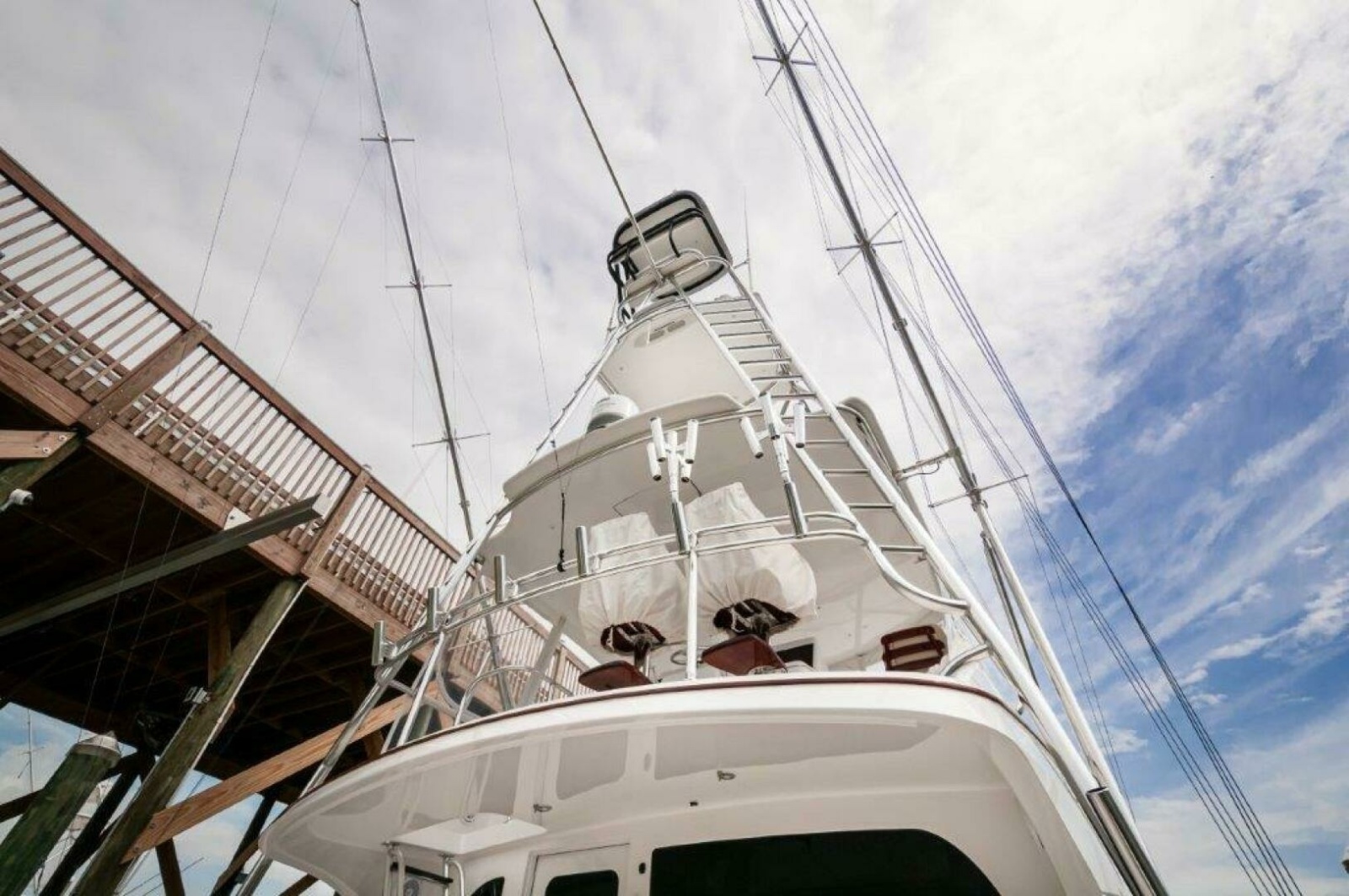 60' 2016 Hatteras GT60