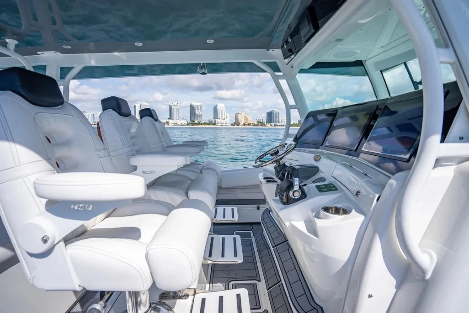 2019 HCB 53 Suenos