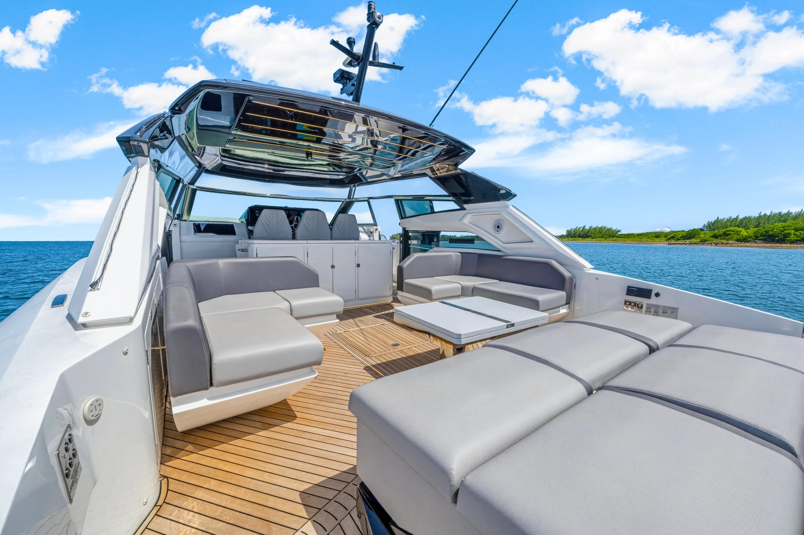 2024 Sunseeker Superhawk 55