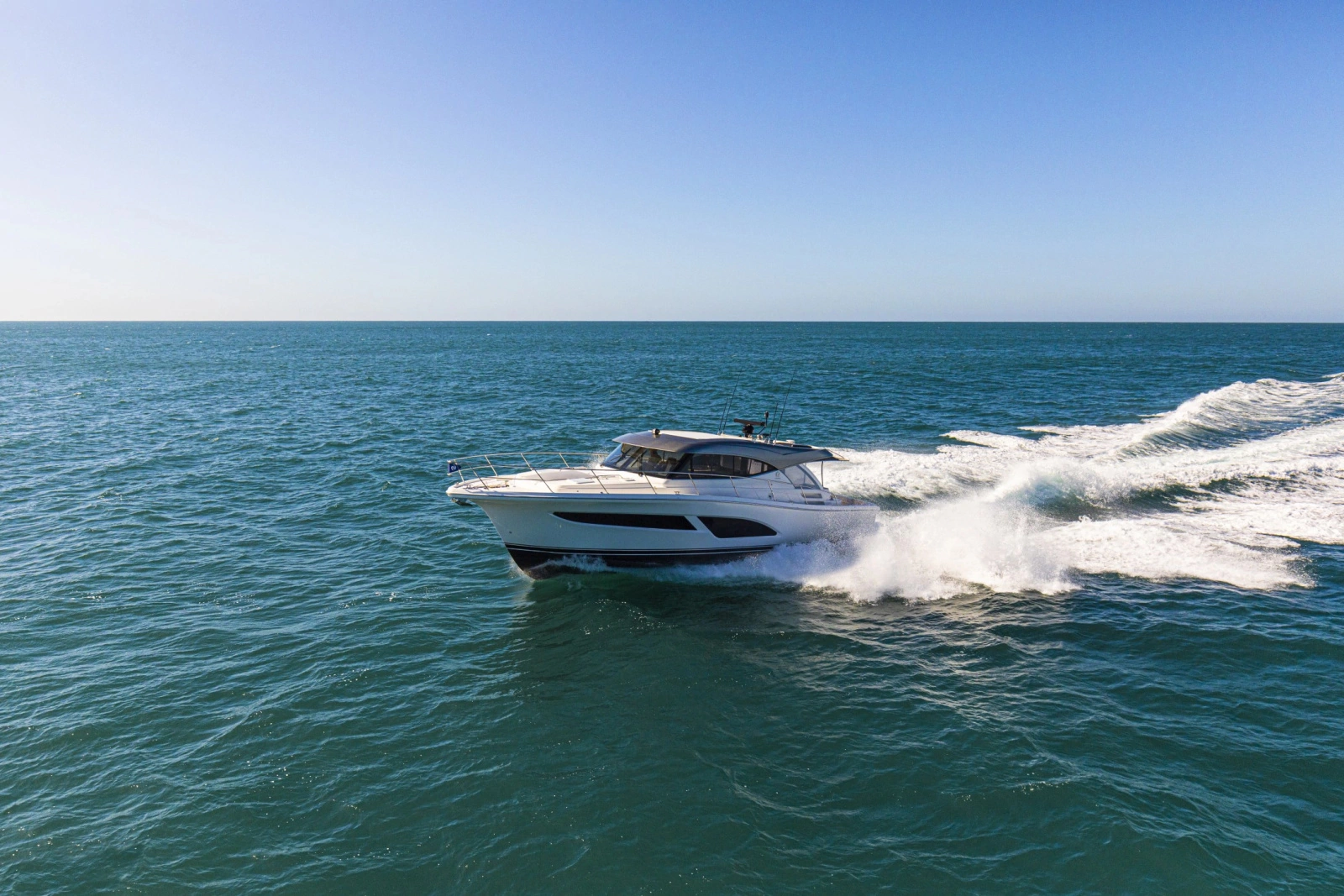 465 SUV 46ft Riviera Yacht For Sale