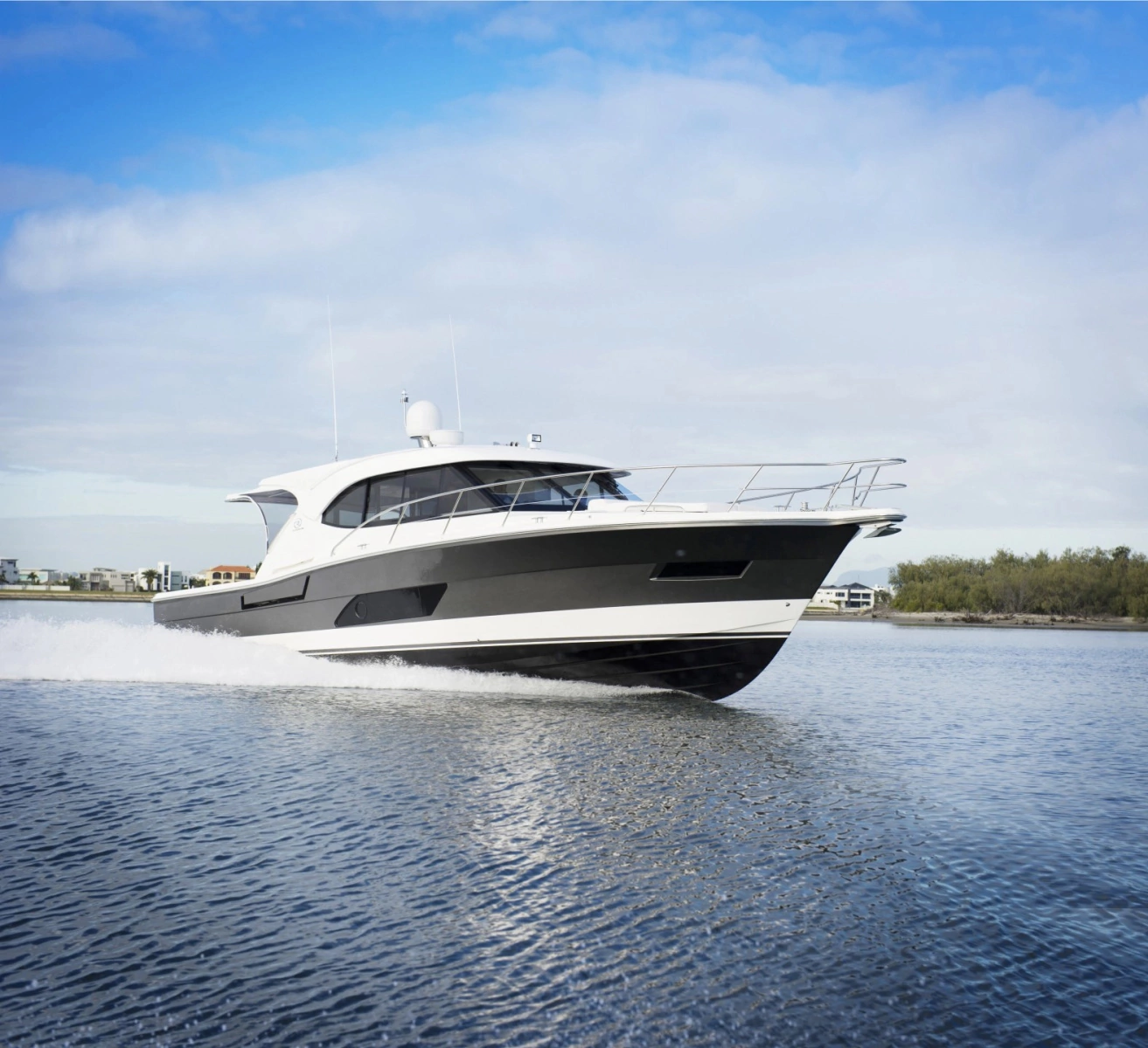 445 SUV 44ft Riviera Yacht For Sale