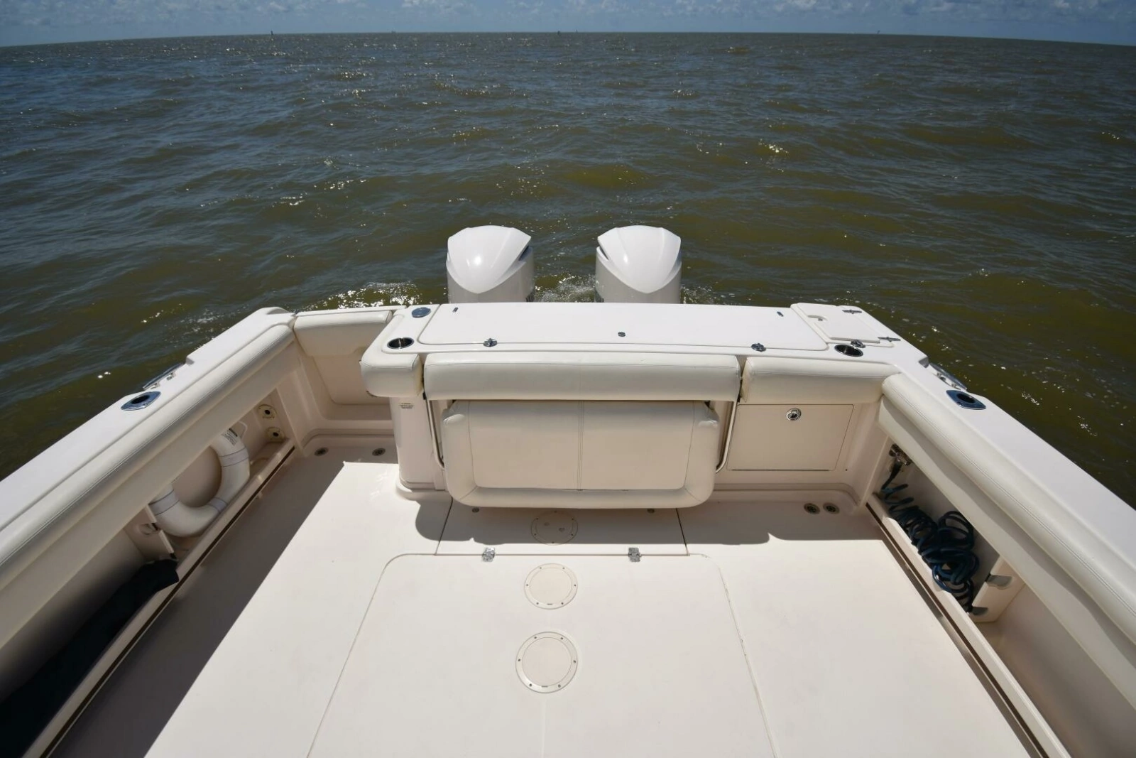 2016 Grady-White 330 Express 