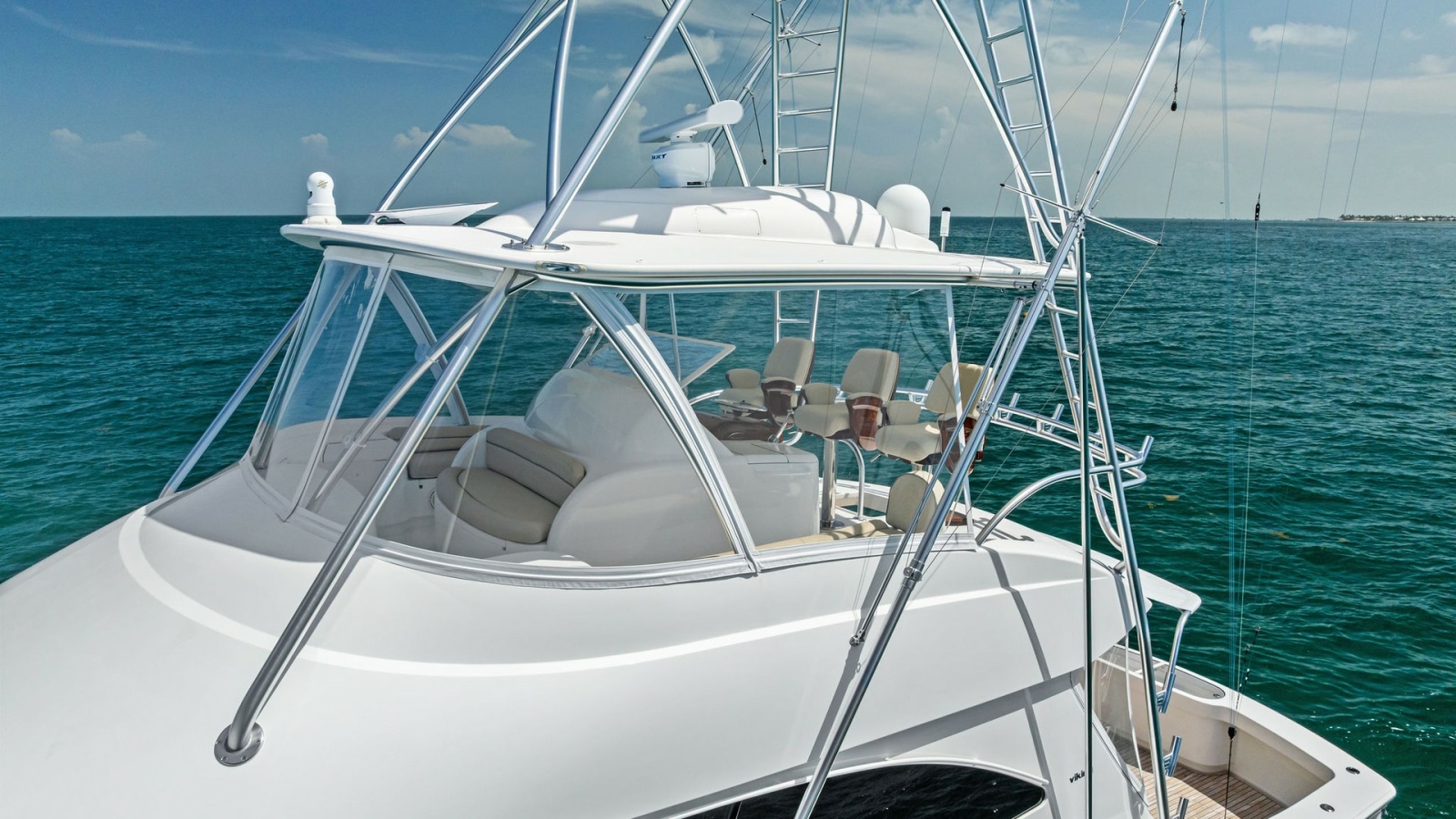 Flybridge with Tower and Seating