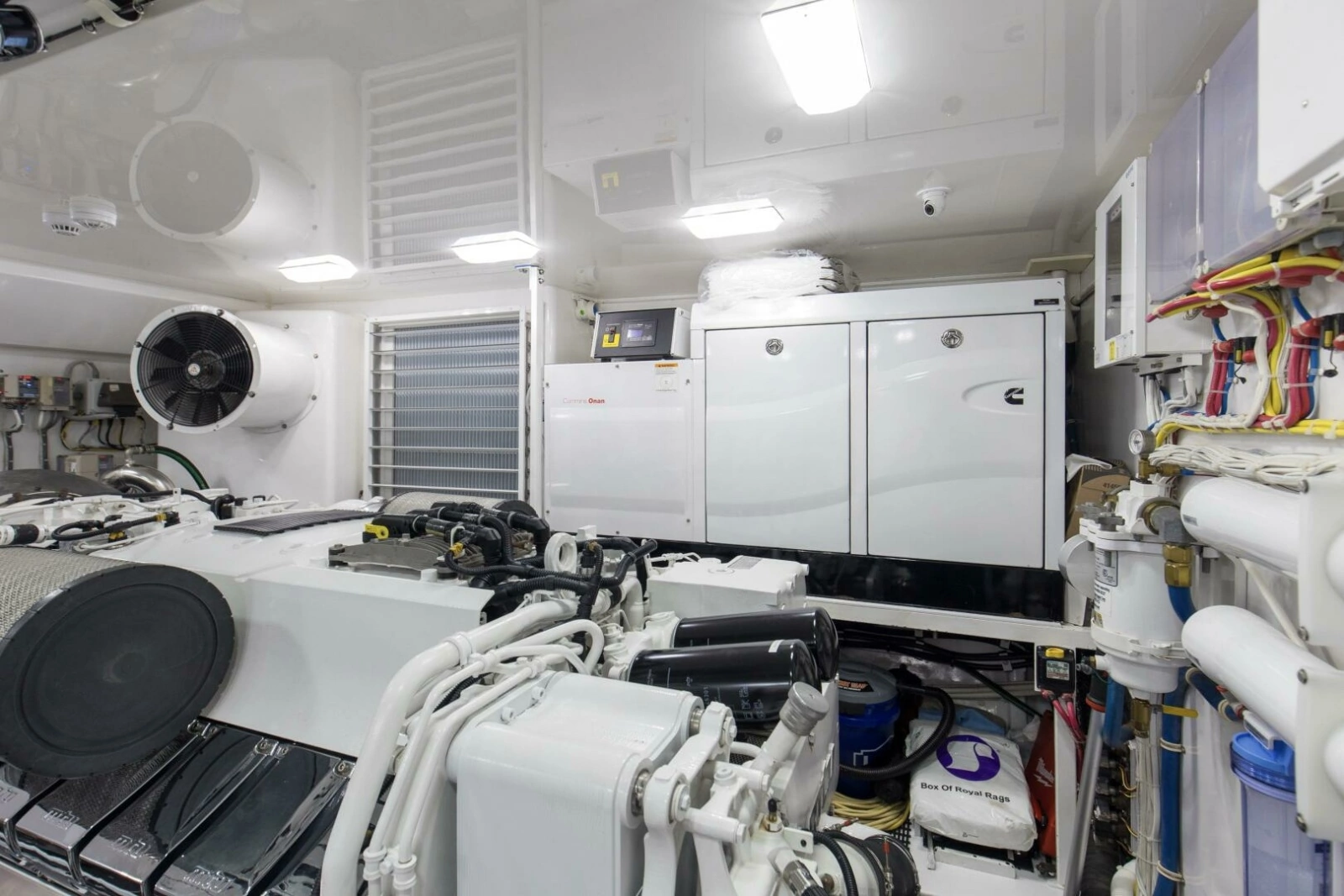 2016 92 Viking Enclosed Bridge Touche Engine Room (3)