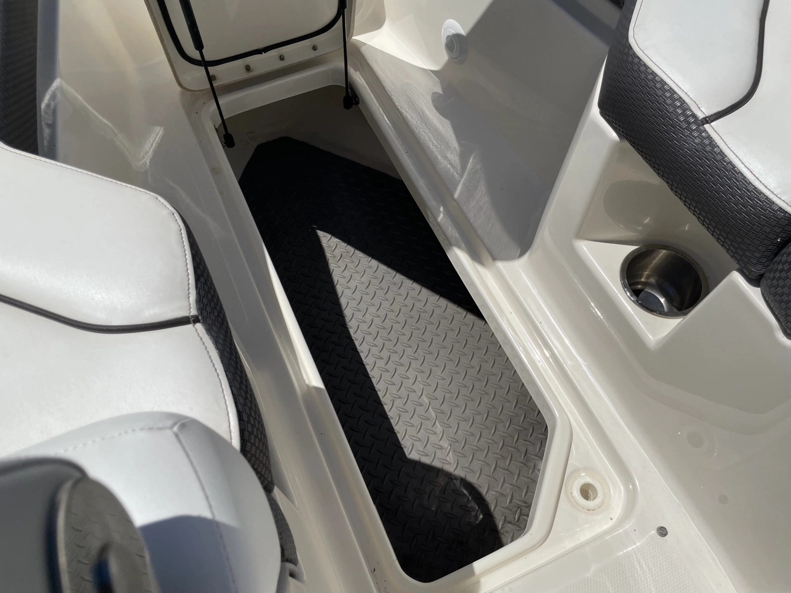 2017 Sea Ray SDX 270