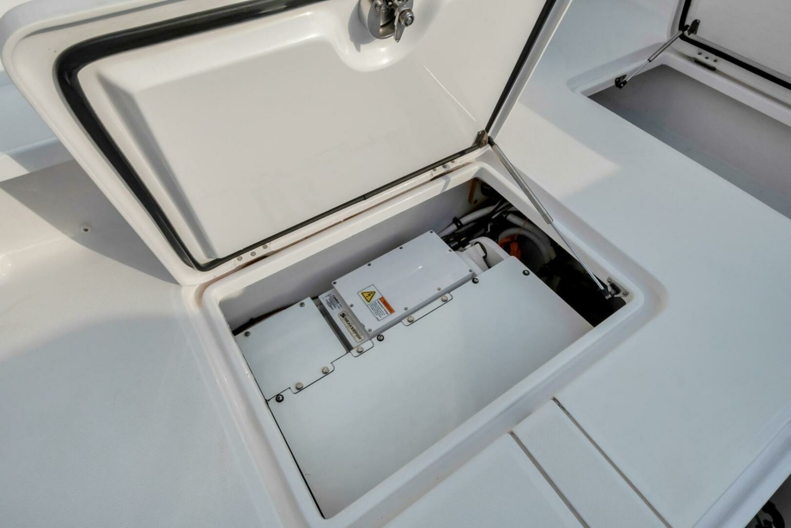 43' 2023 Jupiter 43 Center Console